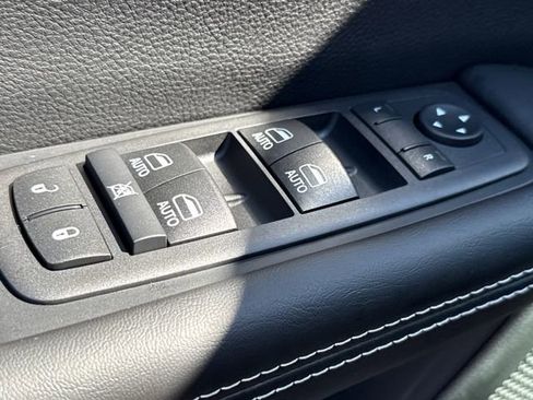 New 2026 Chrysler Pacifica Select image 19