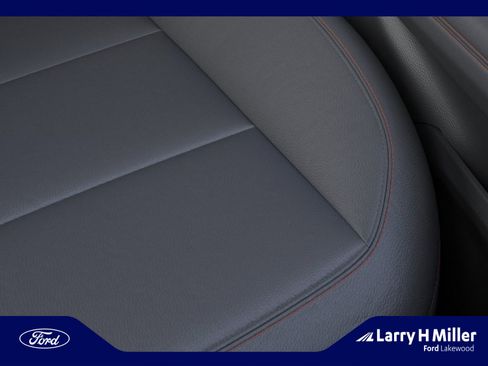 New 2026 Ford Explorer Active w/ Active Comfort Package image 16