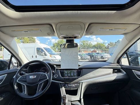 Used 2017 Cadillac XT5 Luxury w/ Driver Awareness Package image 16