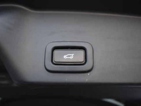 Used 2020 Land Rover Range Rover Evoque SE image 30