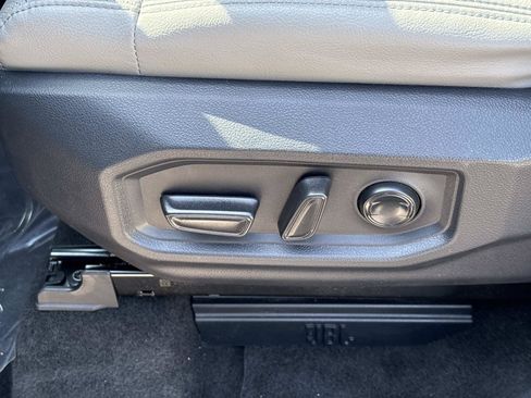 Used 2022 Toyota Tundra Limited AWD/4WD image 16