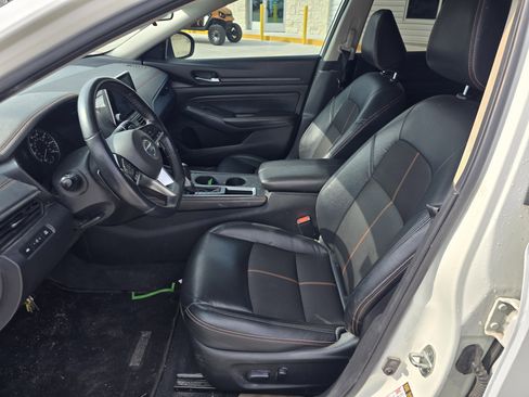 Used 2021 Nissan Altima 2.5 SR image 11