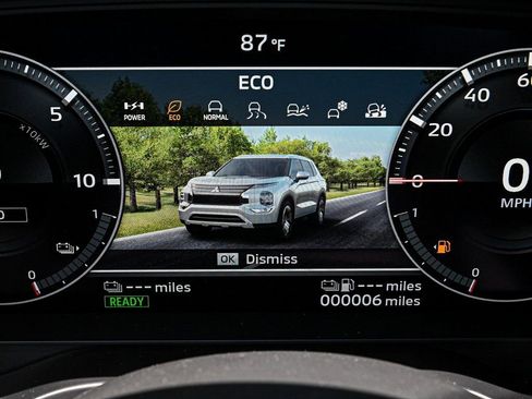 New 2024 Mitsubishi Outlander SE image 22