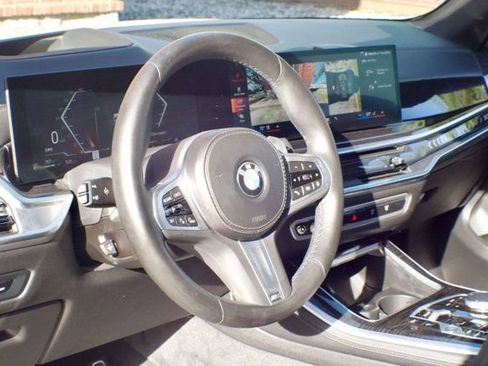 Used 2024 BMW X5 xDrive40i w/ M Sport Package AWD/4WD image 21