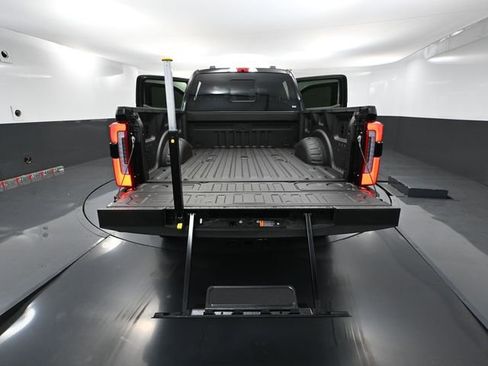 Used 2025 Ford F250 Platinum image 45