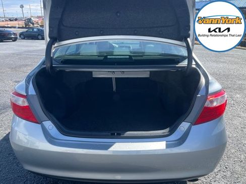 Used 2017 Toyota Camry XLE w/ Moonroof Package image 31