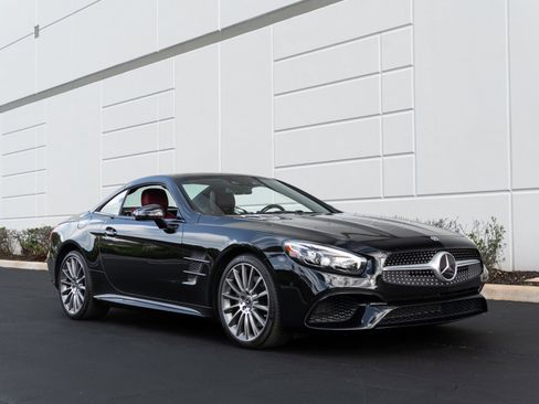 Used 2019 Mercedes-Benz SL 550 image 4