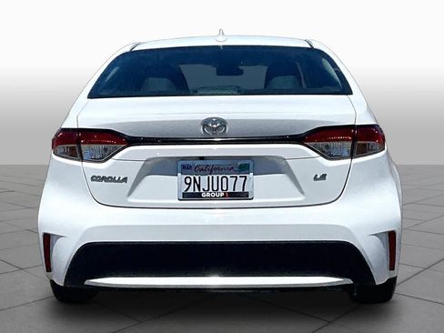 Used 2021 Toyota Corolla LE FWD image 4
