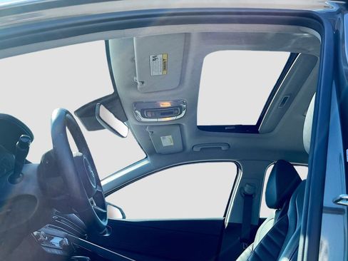 Used 2025 Hyundai Elantra Limited image 21