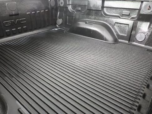 Used 2018 GMC Sierra 1500 SLT w/ SLT Premium Package image 21