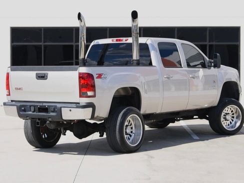 Used 2009 GMC Sierra 2500 SLT w/ SLT Convenience Package image 21