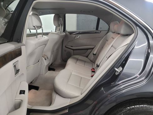 Used 2010 Mercedes-Benz E 350 4MATIC Sedan image 8
