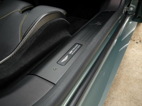 Used 2023 Aston Martin DBS Coupe image 13