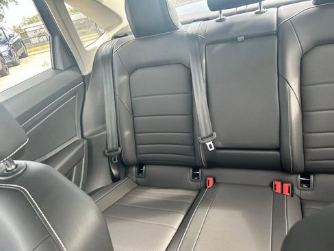 Used 2023 Volkswagen Jetta SE image 11