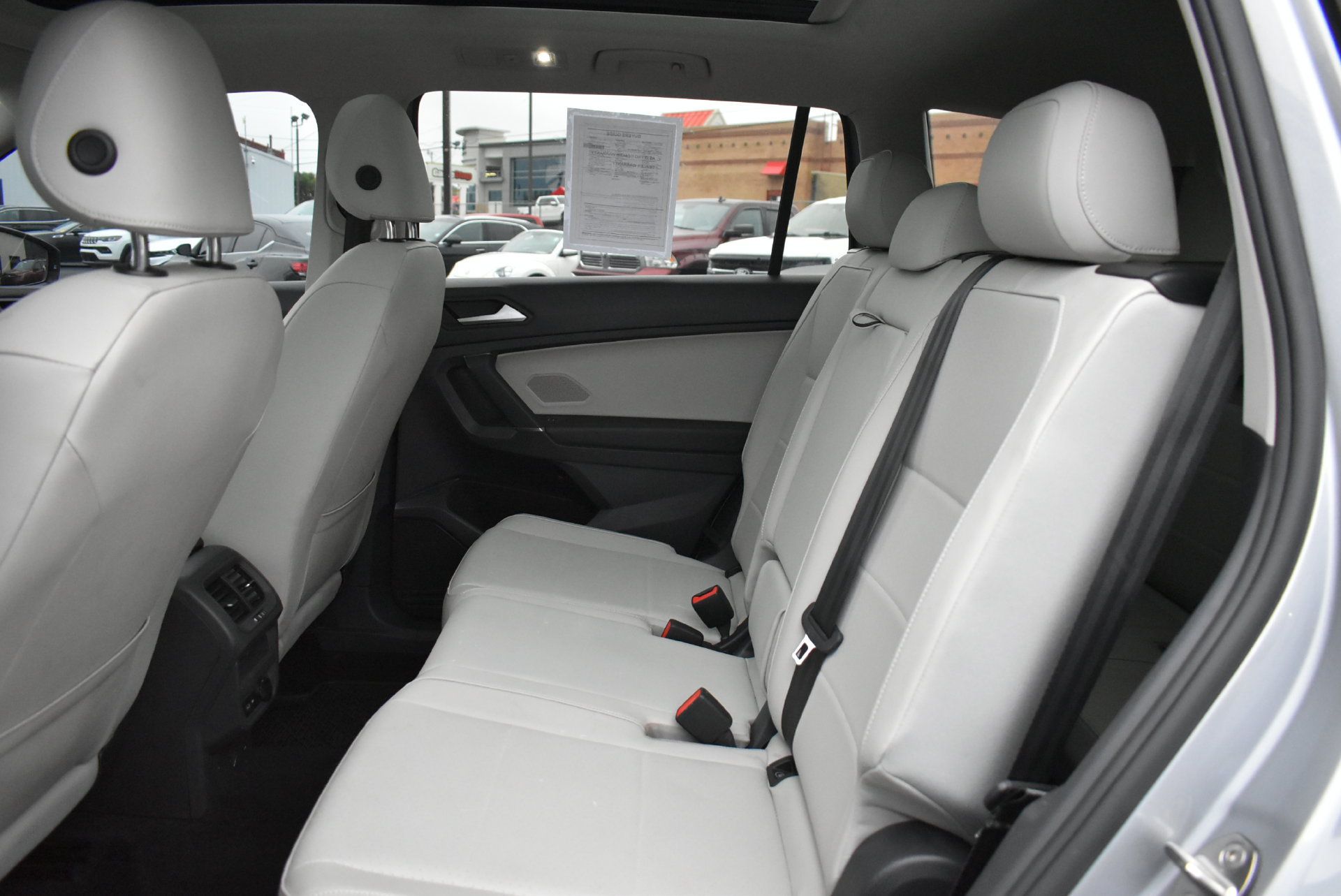 Used 2020 Volkswagen Tiguan SEL w/ 3rd Row Seat Package AWD/4WD image 16