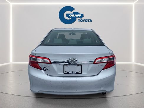 Used 2014 Toyota Camry XLE w/ Leather Package image 6