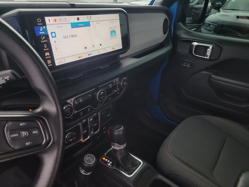 Used 2025 Jeep Gladiator Sport AWD/4WD image 19