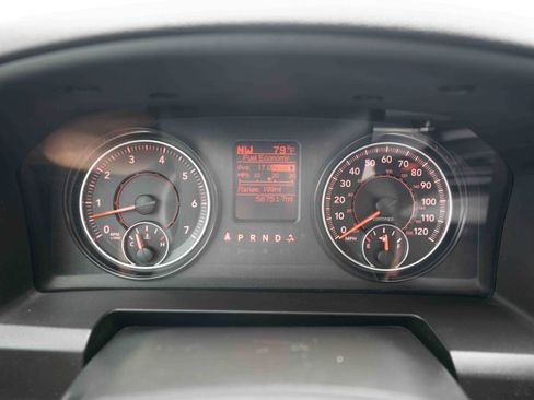 Used 2021 RAM 1500 4x4 Crew Cab Classic w/ Chrome Appearance Group image 15