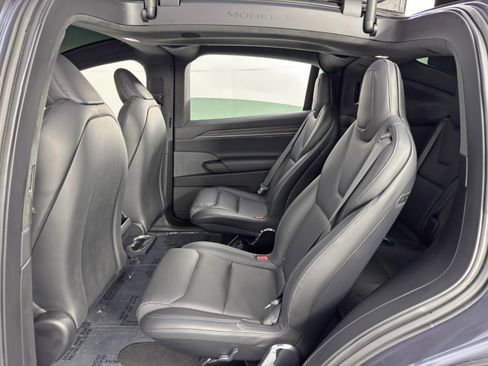 Used 2022 Tesla Model X image 43