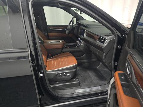Used 2024 GMC Yukon Denali Ultimate image 8