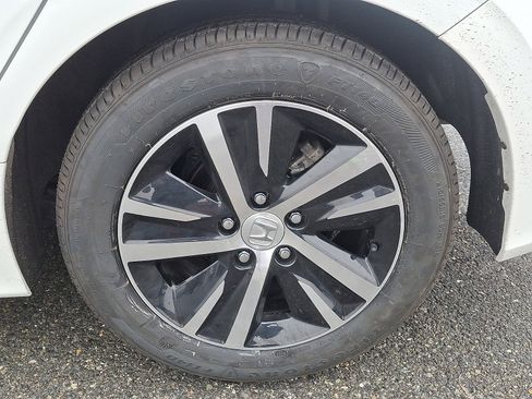 Used 2024 Honda Civic LX image 30