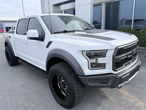 Used 2018 Ford F150 Raptor w/ Equipment Group 802A Luxury AWD/4WD image 3