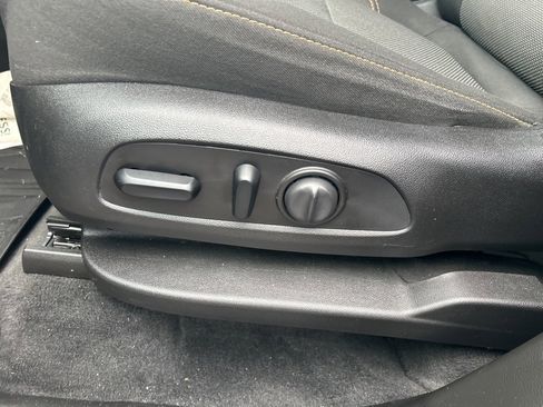 Used 2019 Chevrolet Traverse LT image 22