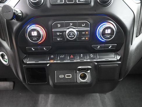 Used 2019 Chevrolet Silverado 1500 LT w/ Texas Edition AWD/4WD image 17