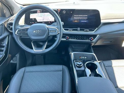 New 2026 Chevrolet Equinox LT w/ Convenience Package II AWD/4WD image 15