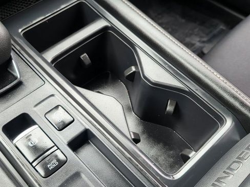 Used 2024 Nissan Pathfinder S image 34