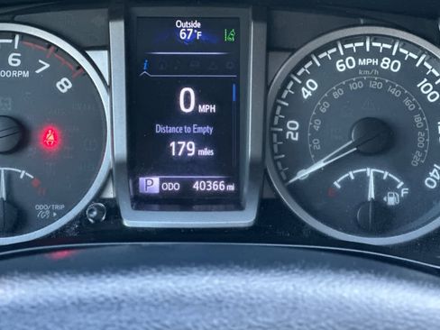 Used 2019 Toyota Tacoma SR5 image 27