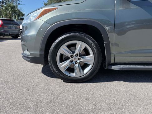 Used 2014 Toyota Highlander Limited Platinum AWD/4WD image 10