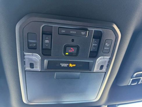 Used 2025 Toyota Sequoia Platinum image 26