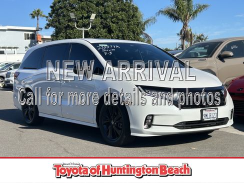Used 2024 Honda Odyssey Sport image 1