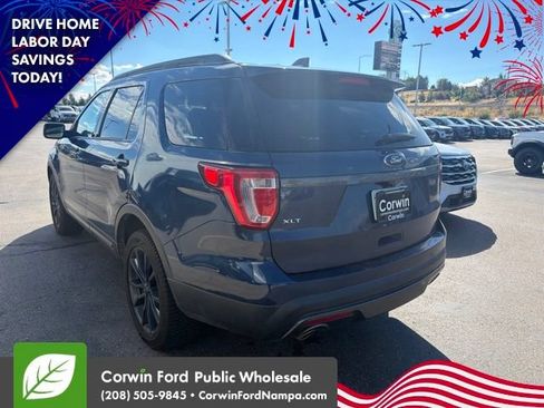 Used 2017 Ford Explorer XLT w/ Equipment Group 202A AWD/4WD image 10