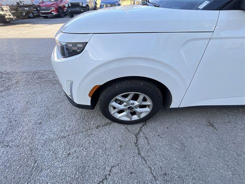 Used 2024 Kia Soul LX w/ Option Group 015 image 10