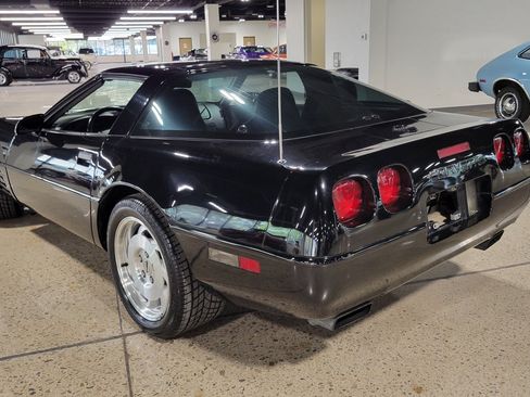 Used 1994 Chevrolet Corvette Coupe RWD image 28
