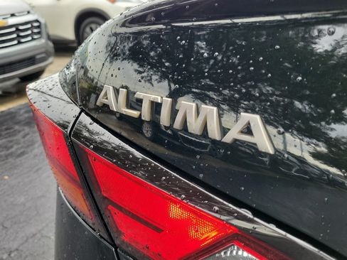 Certified 2025 Nissan Altima 2.5 S FWD image 8