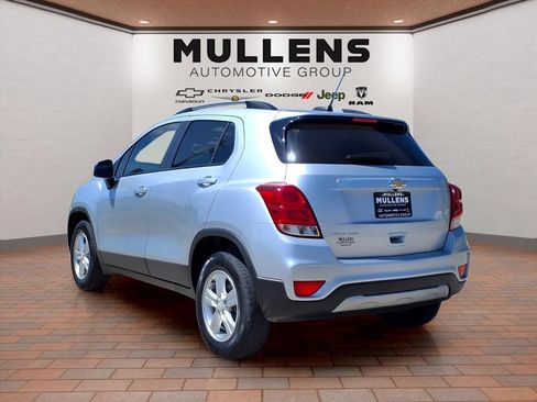 Used 2022 Chevrolet Trax LT w/ LT Convenience Package AWD/4WD image 7
