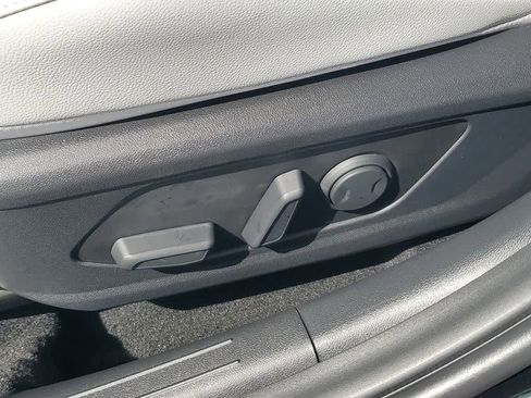 New 2026 Hyundai Elantra Limited image 21