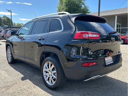 Used 2018 Jeep Cherokee Limited FWD image 5