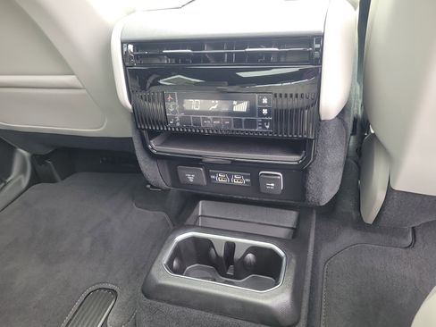 New 2026 Jeep Grand Wagoneer L Limited AWD/4WD image 18