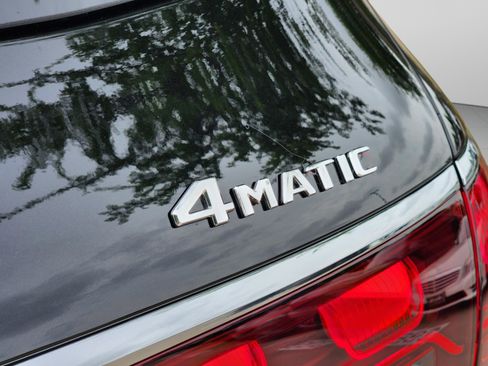 Used 2024 Mercedes-Benz GLS 580 4MATIC image 43