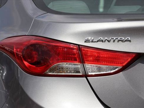 Used 2013 Hyundai Elantra GLS FWD image 11