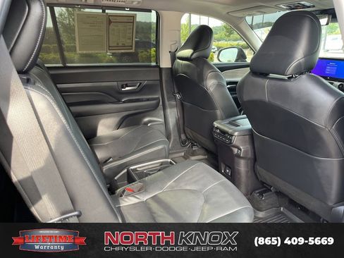 Used 2026 Toyota Grand Highlander AWD image 28