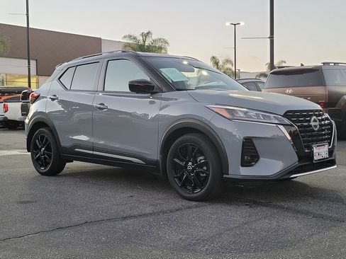 Used 2023 Nissan Kicks SR image 27