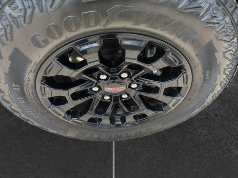 Used 2026 GMC Canyon Elevation w/ Convenience Package RWD image 9