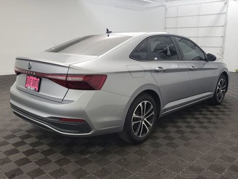 Used 2025 Volkswagen Jetta Sport image 7