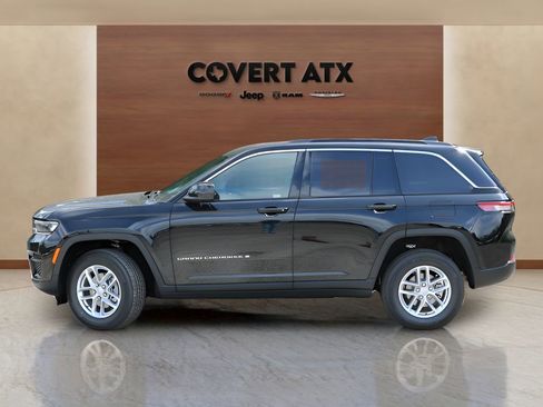 New 2026 Jeep Grand Cherokee Laredo X AWD/4WD image 2