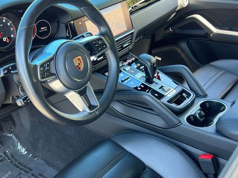 Certified 2023 Porsche Cayenne AWD/4WD image 4
